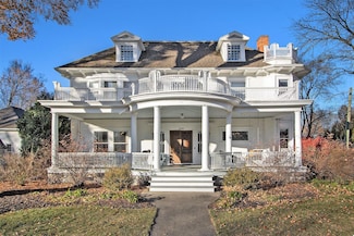 208 W Prospect St, Marshall, MI 49068