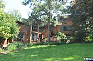 36 Timber Trail, Ramsey, NJ 07446
