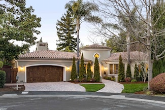 8 Reyna Place, Menlo Park, CA 94025
