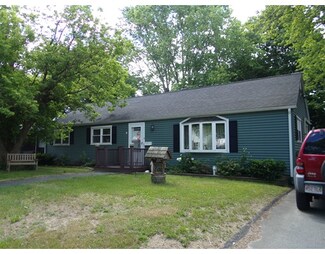 11 Guillotte St, Acushnet, MA 02743