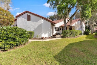 401 Clusterwood Dr, Yalaha, FL 34797