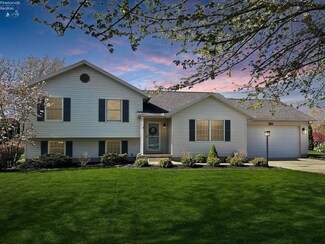 611 Heron Dr, Huron, OH 44839