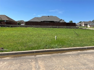 1331 Magnolia Dr, Ada, OK 74820