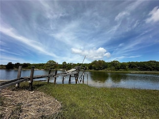 1775 Naugles Dr, Mattituck, NY 11952