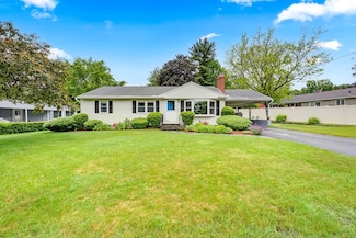 21 Crestfield Ln, Leominster, MA 01453