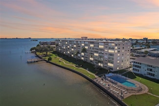 1847 Shore Dr S Unit 711, South Pasadena, FL 33707