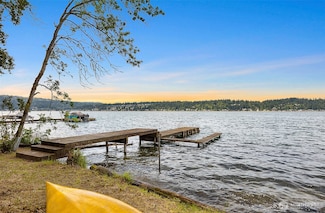 1711 E Lake Sammamish Place SE, Sammamish, WA 98075