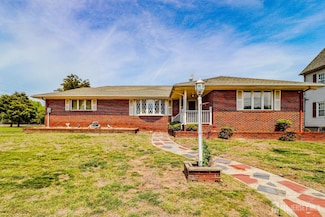 7 E 2nd St, Port Reading, NJ 07064