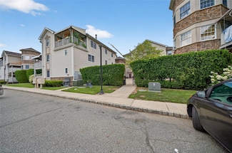 6 Horizon Ct Unit 101, Monsey, NY 10952