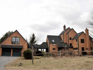 297 Heather Ln, Shelburne, VT 05482
