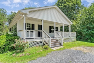 230 Hylawn Ave, Farmville, VA 23901