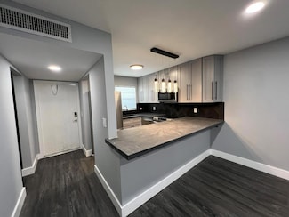 1630 Embassy Dr Unit 306, West Palm Beach, FL 33401