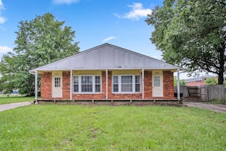 701 W 17th St, Newton, KS 67114