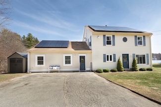 11 Alden St, Tyngsboro, MA 01879