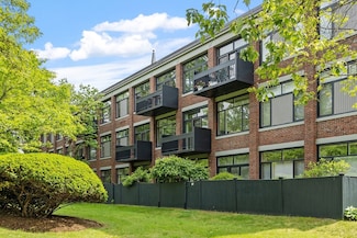 100 Keyes Rd Unit 310, Concord, MA 01742