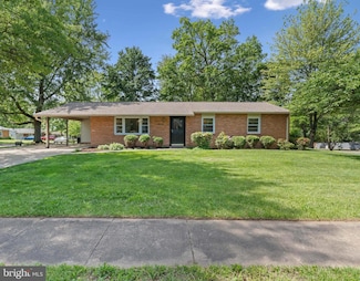1321 Bayshire Ln, Herndon, VA 20170