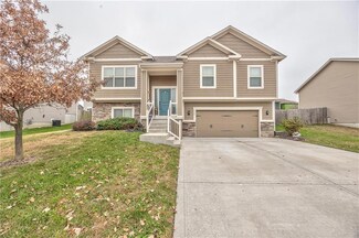 704 NW Eagle Dr, Grain Valley, MO 64029