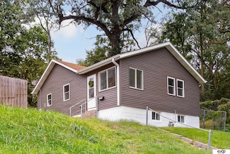 3722 S 22nd St, Omaha, NE 68107