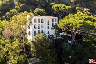 1301 N Beverly Dr, Beverly Hills, CA 90210