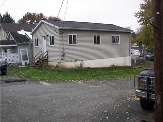 1323 Cochran St, East Vandergrift, PA 15690