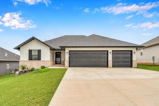 1914 W Valley Ridge Rd, Ozark, MO 65721