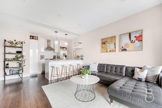 25-13 27th St Unit 4B, Long Island City, NY 11102
