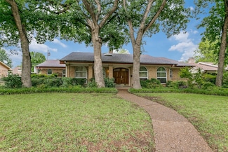 2412 Crestview Cir, Irving, TX 75062