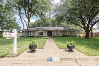 4701 Woodview St, Arlington, TX 76013
