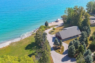 7001 Novak Rd, Racine, WI 53402