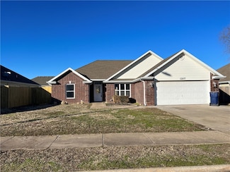 1207 E Liberty, Siloam Springs, AR 72761