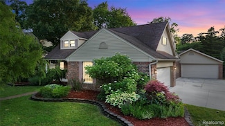 20614 Maplewood Ct, Riverview, MI 48193