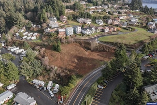 1005 SE Bay Bl, Newport, OR 97365