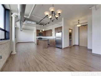 1701 Madison St NE Unit 302, Minneapolis, MN 55413
