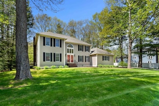 27 Saint Cyr Dr, Hampton, NH 03842