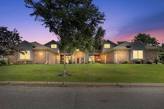 210 W Oak Leaf Dr Unit 2, Oak Creek, WI 53154