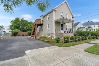 93 Belleville Rd, New Bedford, MA 02745