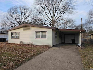 1613 SW Indian Trail, Topeka, KS 66604