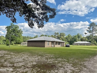 5172 Lynch Dr, Marianna, FL 32446