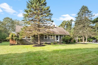 49 Oak Ln, West Tisbury, MA 02575