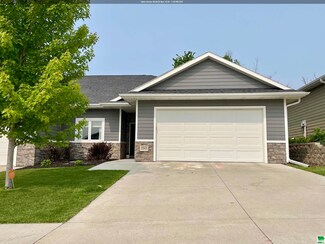 2943 Chestnut Ave, Sioux City, IA 51104