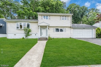 183 Winifred Dr, Totowa, NJ 07512