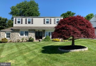 210 Oakwynne Rd, Broomall, PA 19008