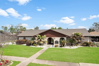 347 Kingscourt Dr, Houston, TX 77015