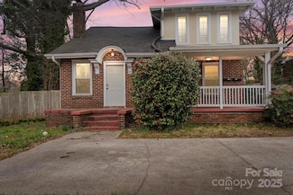 322 Salisbury Rd, Statesville, NC 28677
