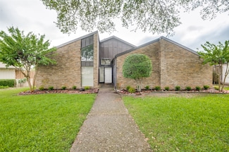 6028 Gentle Knoll Ln, Dallas, TX 75248