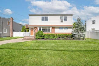 943 Durham Rd, East Meadow, NY 11554