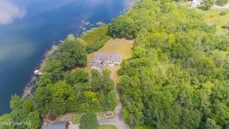 40 Hickory Grove Ln, Ballston Lake, NY 12019