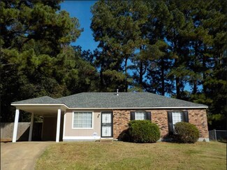 3712 Ridgemont Rd, Memphis, TN 38128