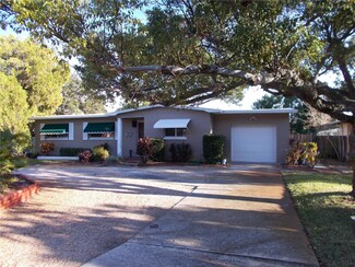 1127 Russell Dr N, Saint Petersburg, FL 33710