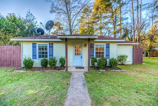 613 Kelly St, Woodville, TX 75979